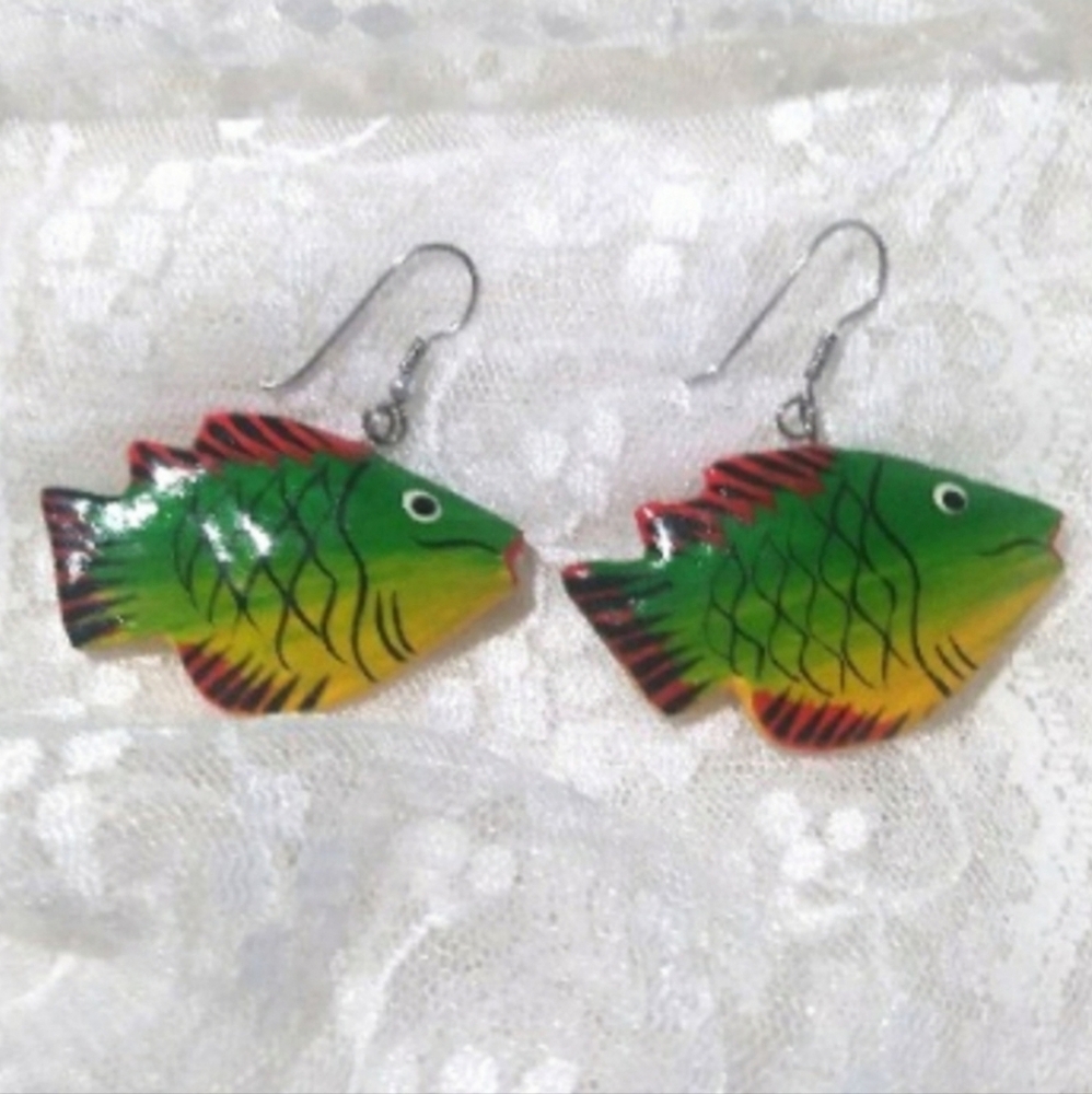 Vintage Hand Painted Unique Fish Pierced Earrings Green Size OS - Picture 3 of 5